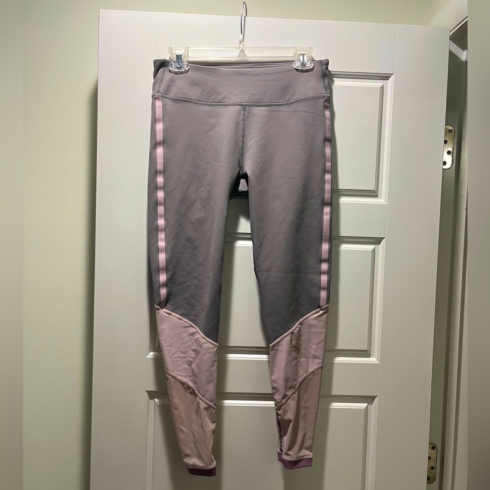 Fabletics Salar Mesh Powerhold leggings, gray and lilac, EUC